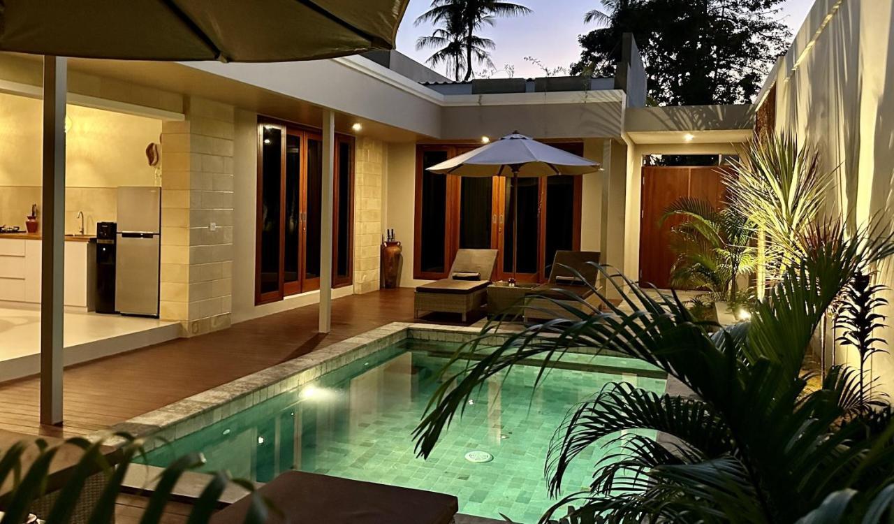 Pandan Villas Selong Belanak Extérieur photo